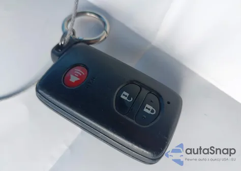 2011 Toyota Prius Three z USA, uszkodzony, nr VIN JTDKN3DU1B0280975